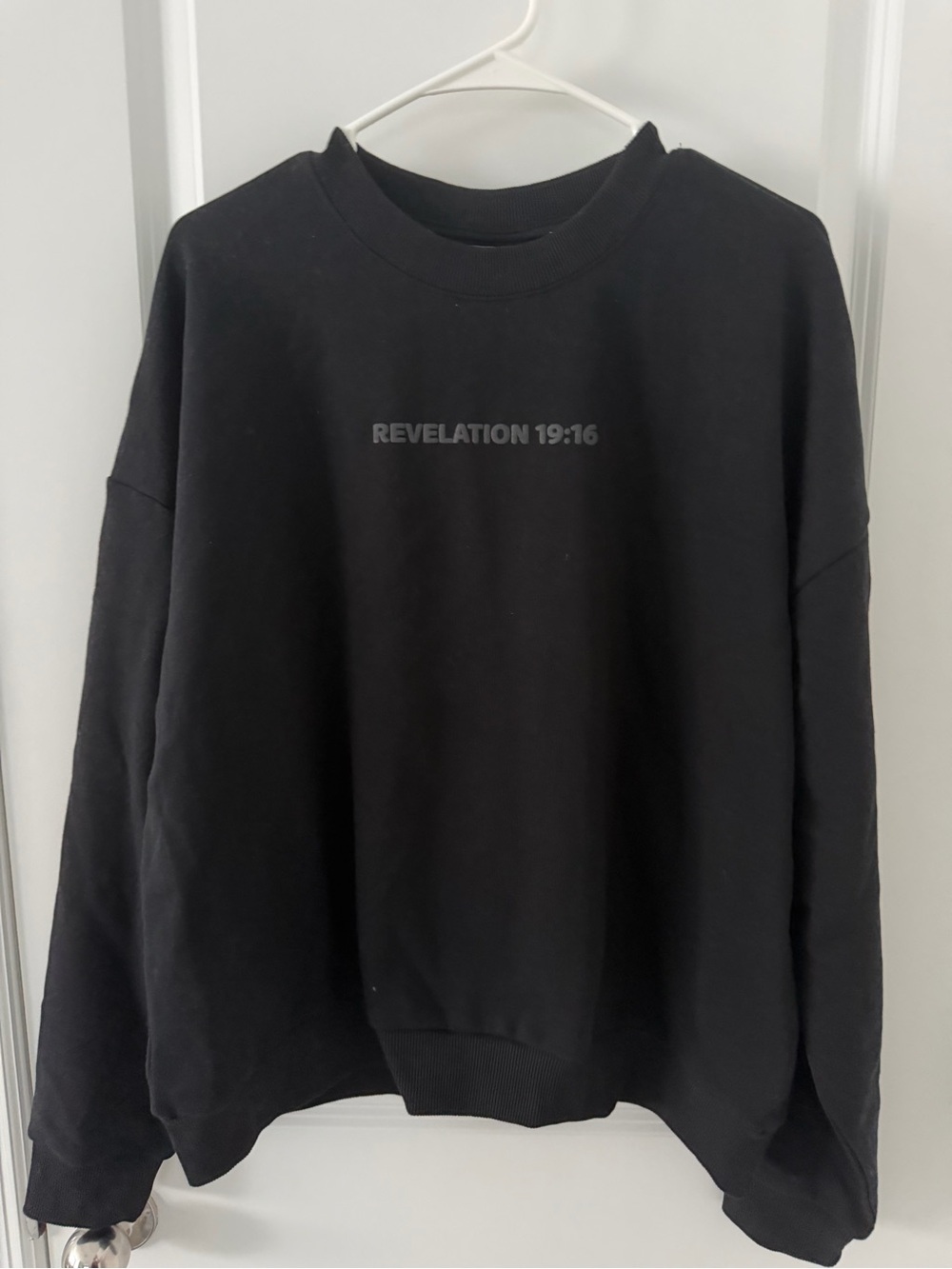 Kind Regards Women's Black "Jesus Is King" Graphic Sweatshirt Size L NWT - Picture 4 of 10